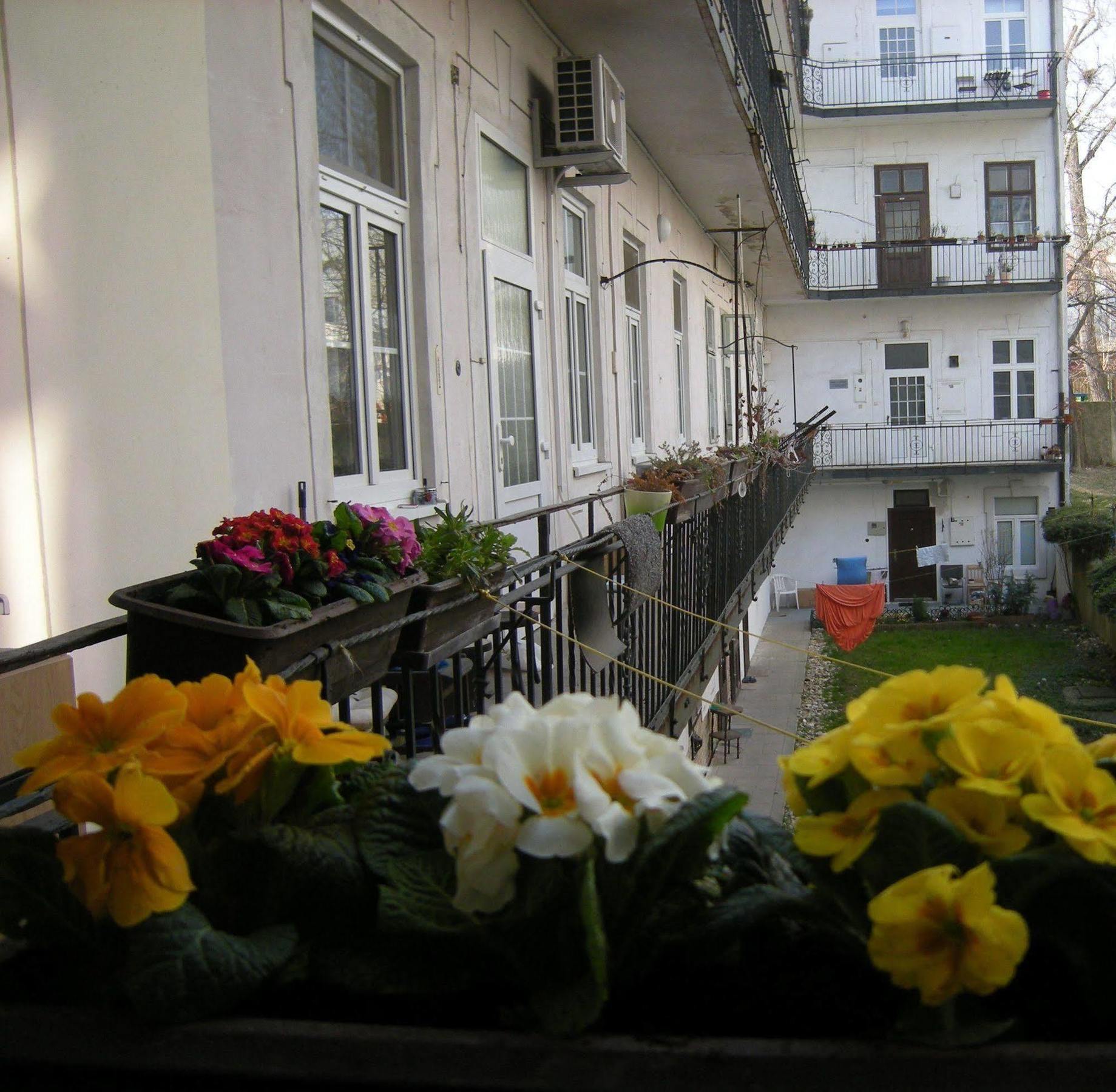 Apartments Historical Centre Bratislava Bagian luar foto